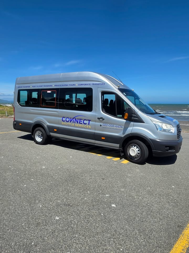 Ford Transit Bus - Rear view